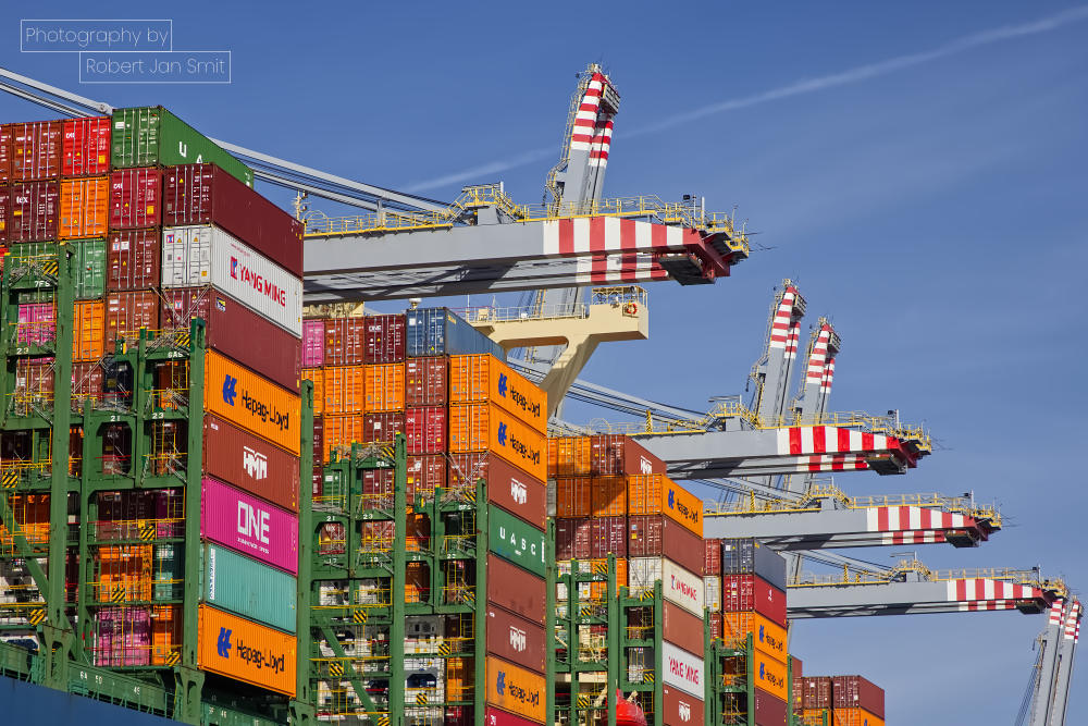 Lossen van containerschip