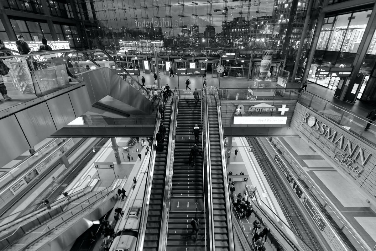 Hauptbahnhof Berlijn in zwart wit